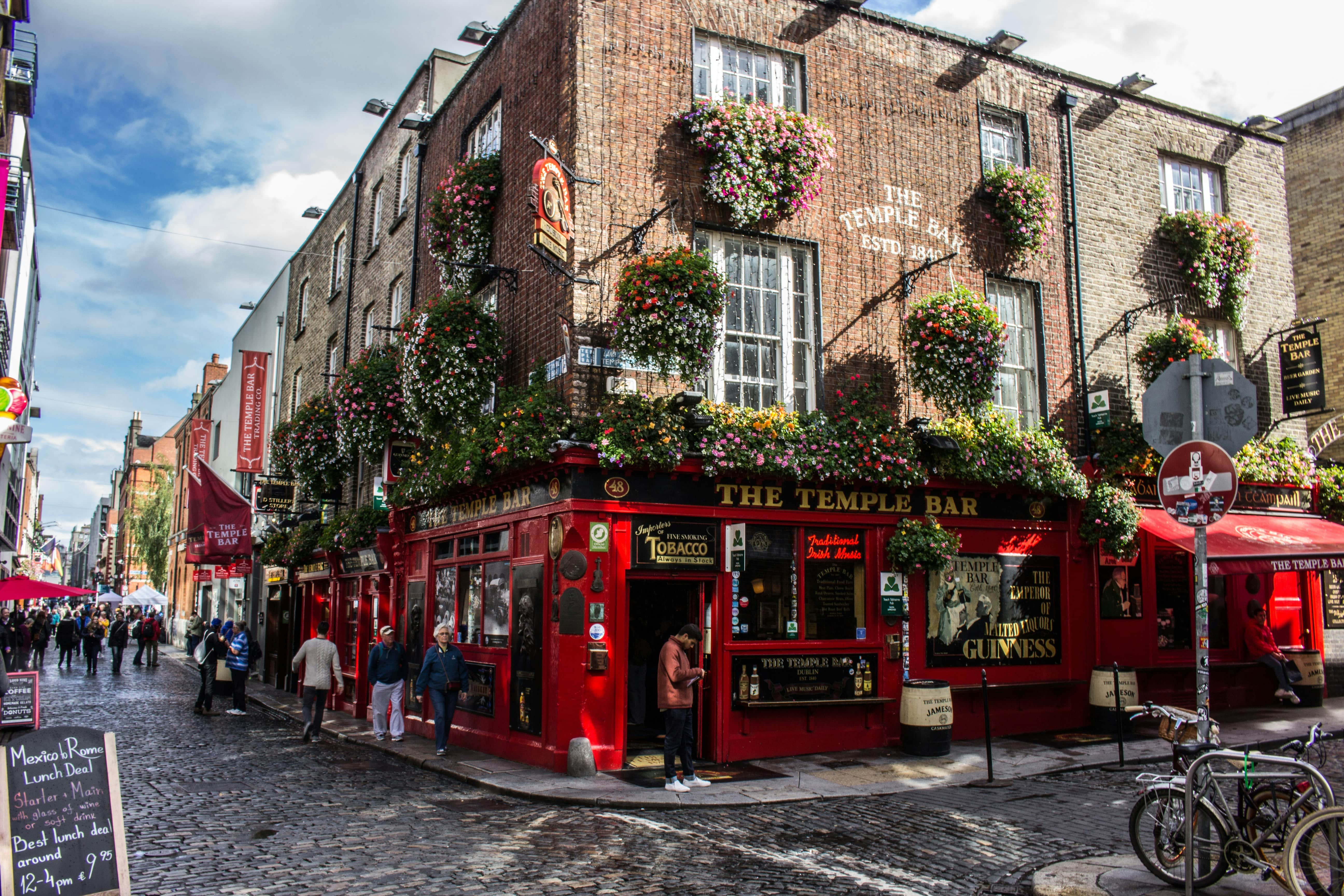 photo in dublin ireland temple bar